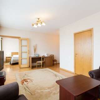 Гостиница Урал Екатеринбург Студия улучшенная-2